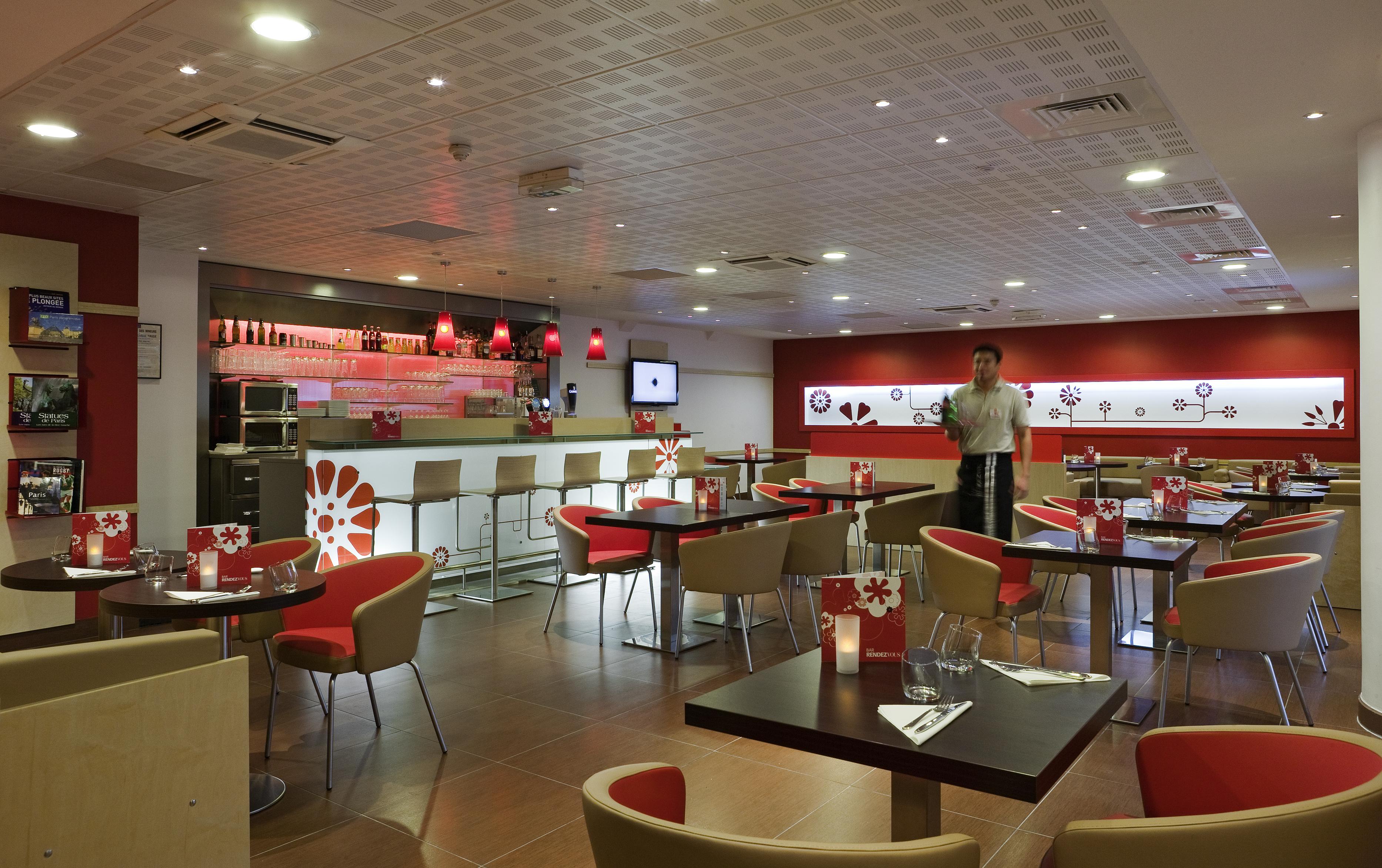 Hotel ibis Paris Montmartre 18ème Esterno foto