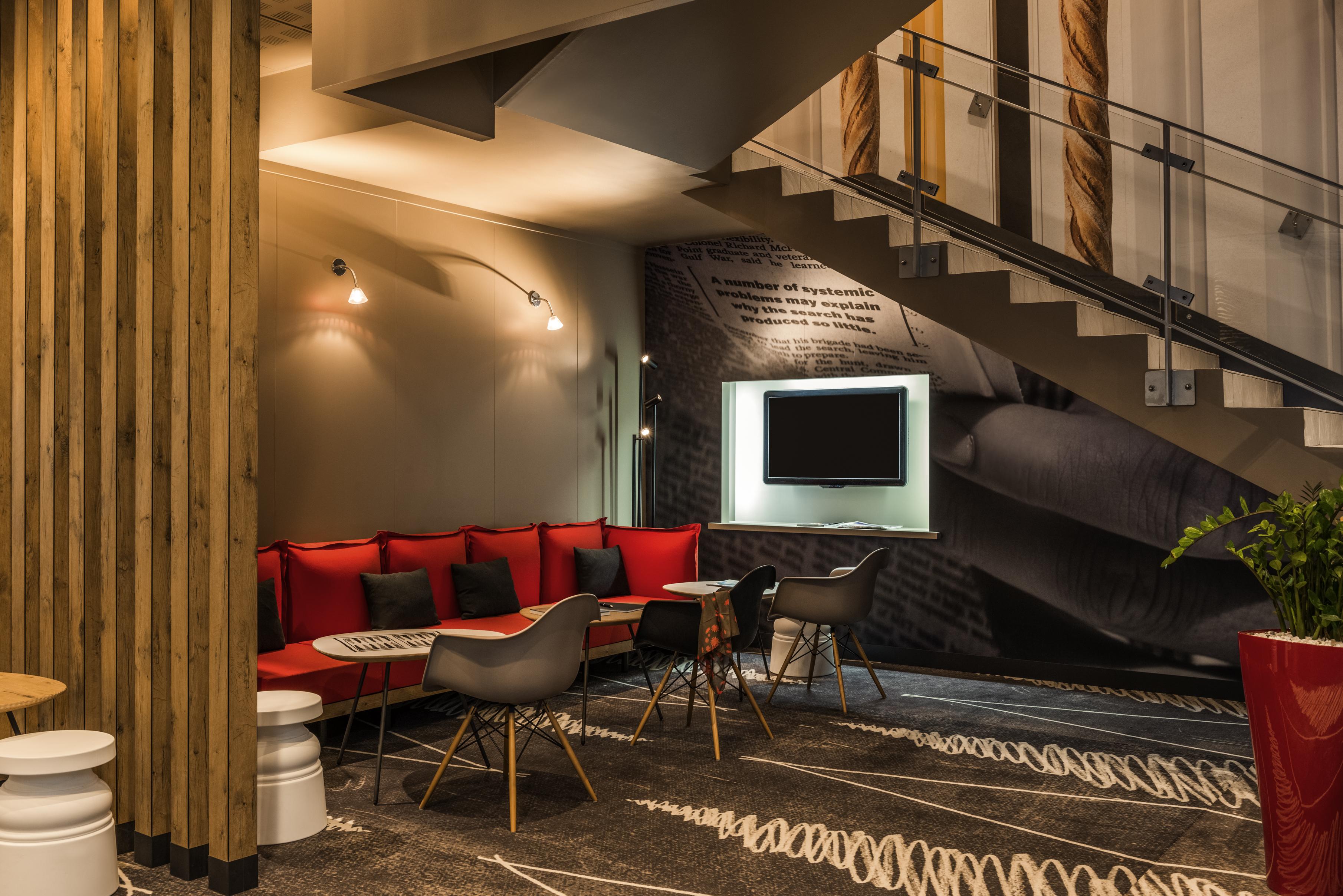 Hotel ibis Paris Montmartre 18ème Esterno foto