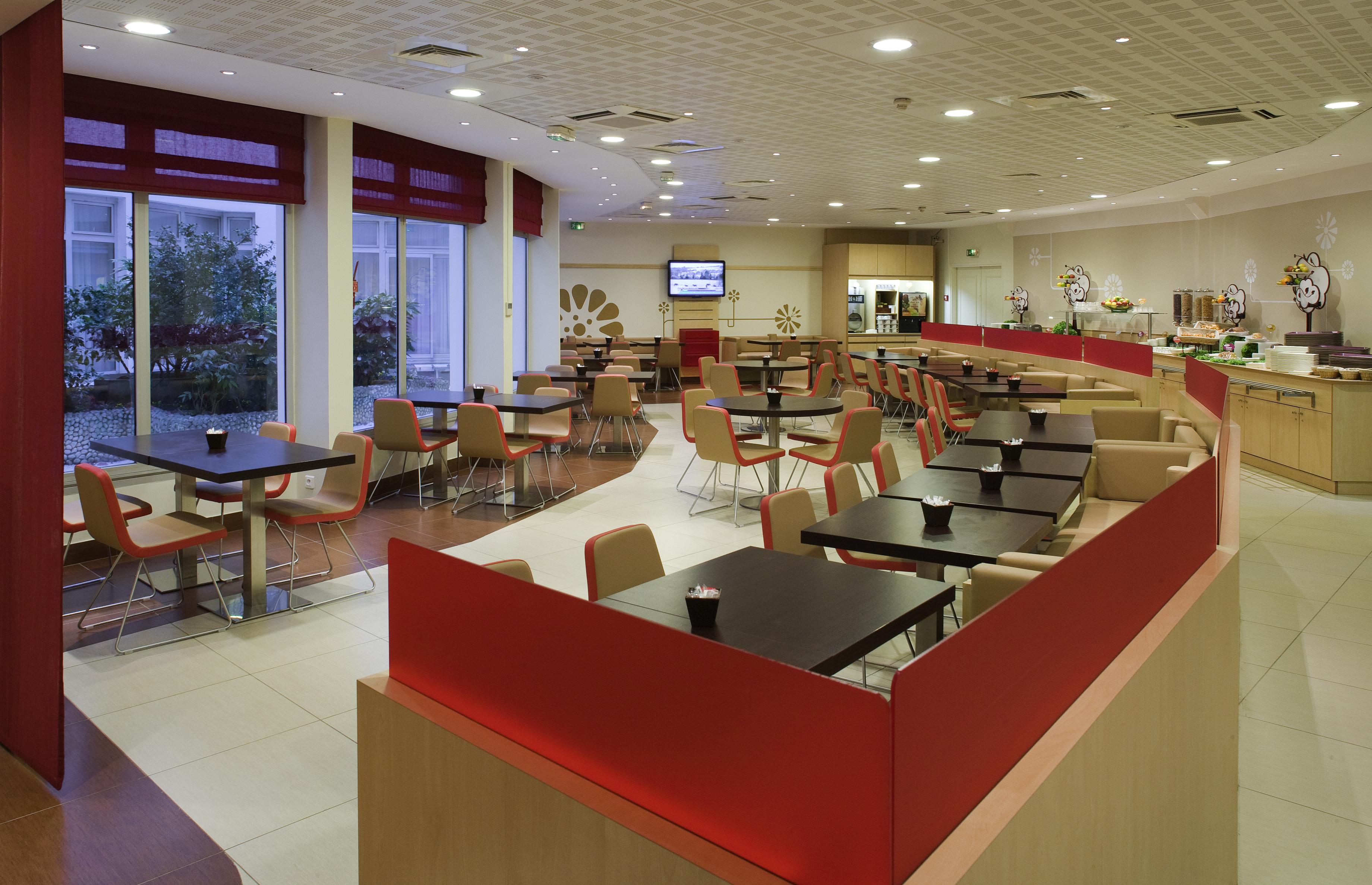 Hotel ibis Paris Montmartre 18ème Esterno foto