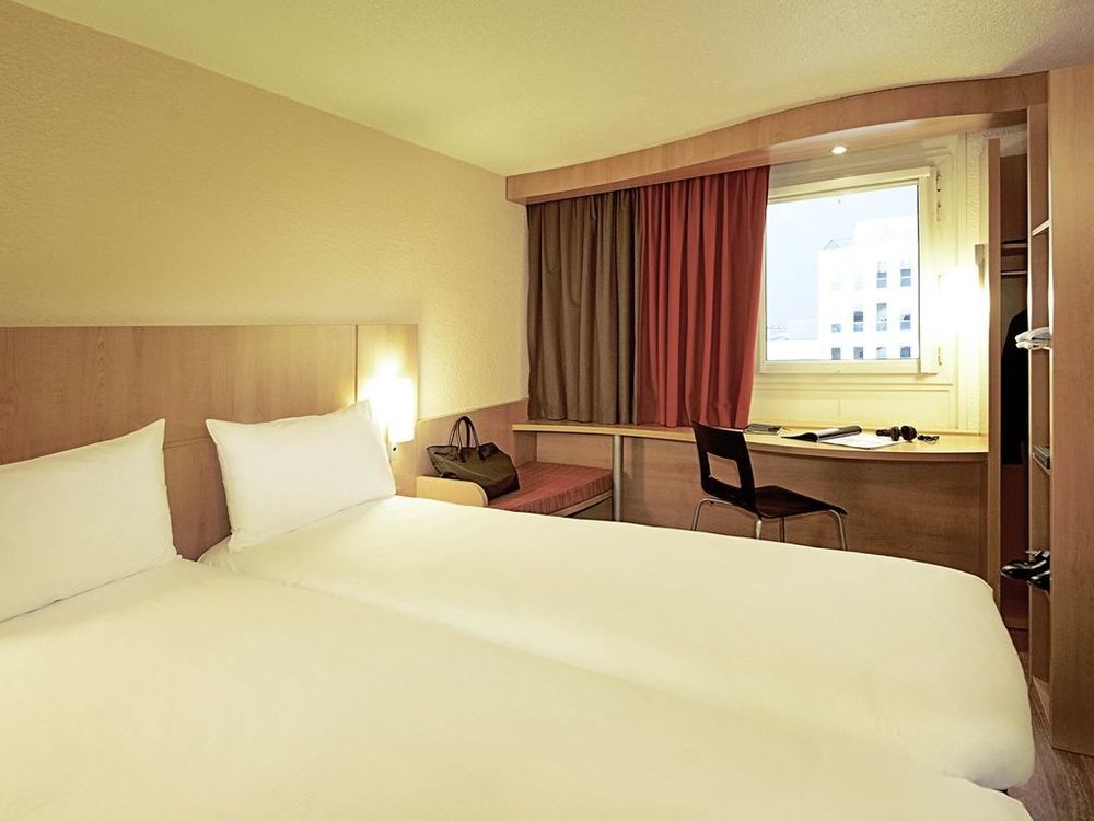 Hotel ibis Paris Montmartre 18ème Camera foto